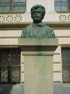 Szeged, Roosevelt tér: Markovits Iván mellszobra.jpg Szeged, Roosevelt tér: Markovits Iván mellszobra.jpg